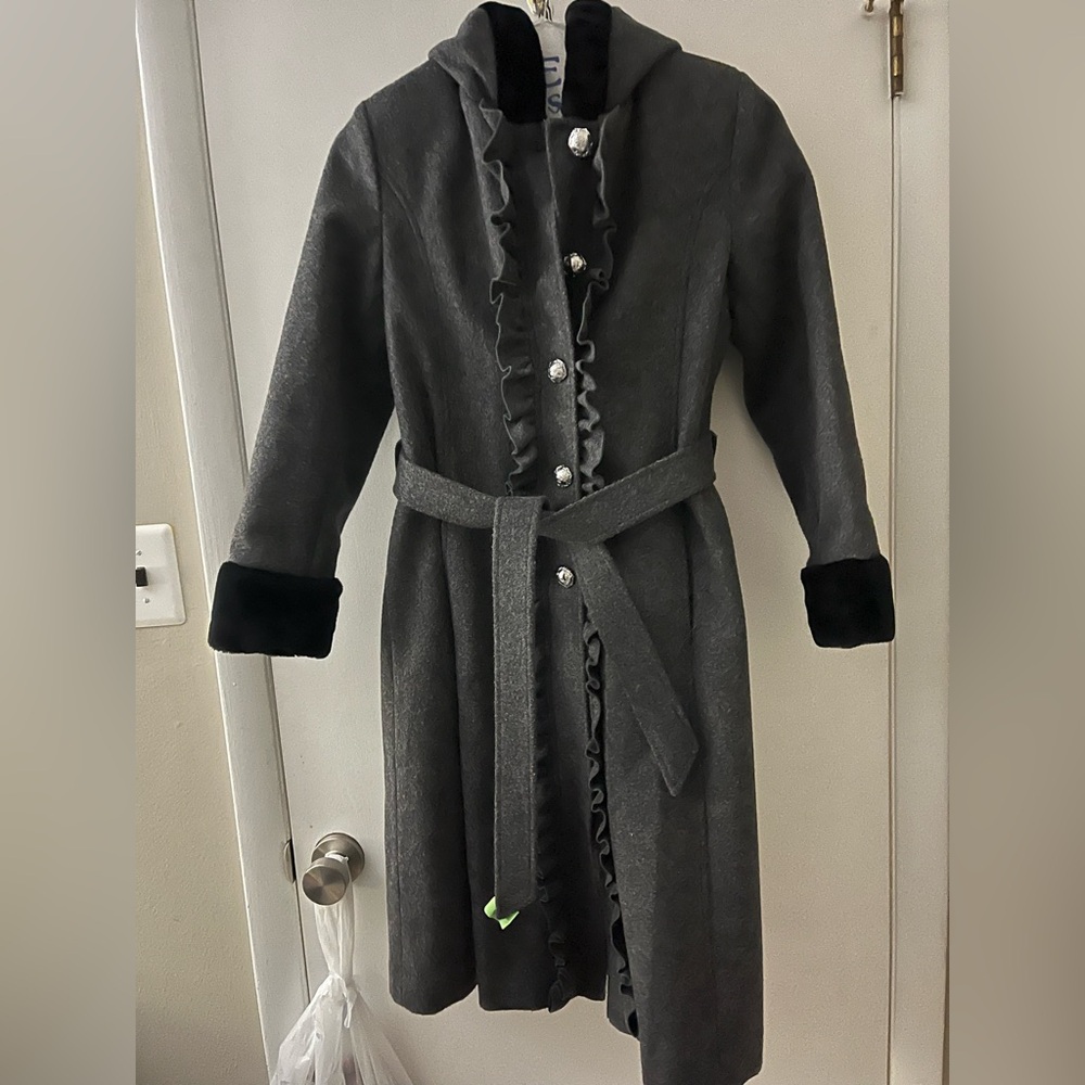 Elegant Gray Ruffle Trim Rothschild Coat